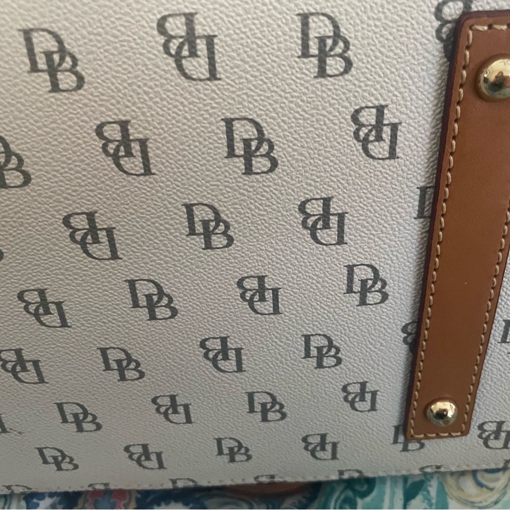 Dooney And Bourke - image 5